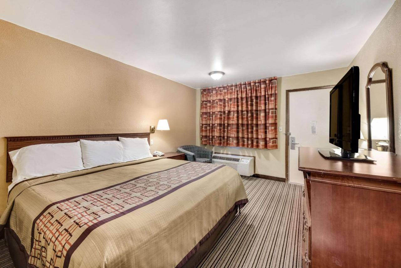 Rodeway Inn Columbus Kültér fotó